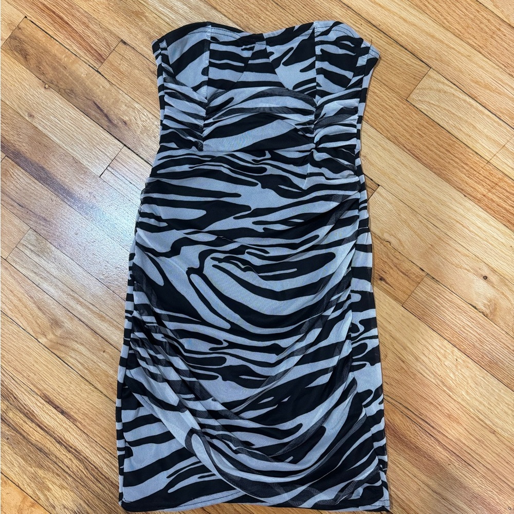 PLT ZEBRA STRAPLESS DRESS